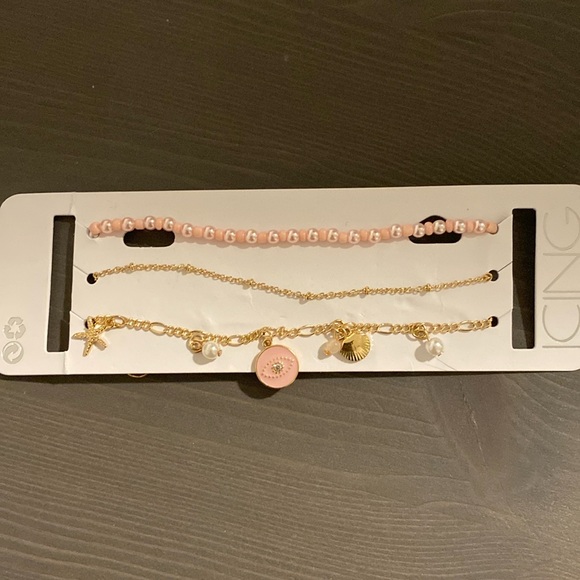 Gold & Pink Beads & Shell Charms Choker Necklaces - 3 Pack
(Will take offers) - Picture 2 of 5
